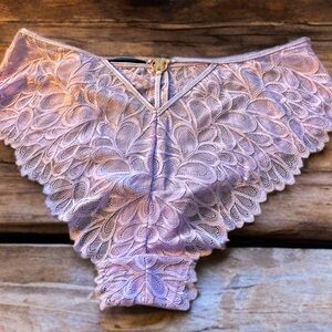 NWT SAVAGE NOT SORRY LACE CHEEKY PANTY